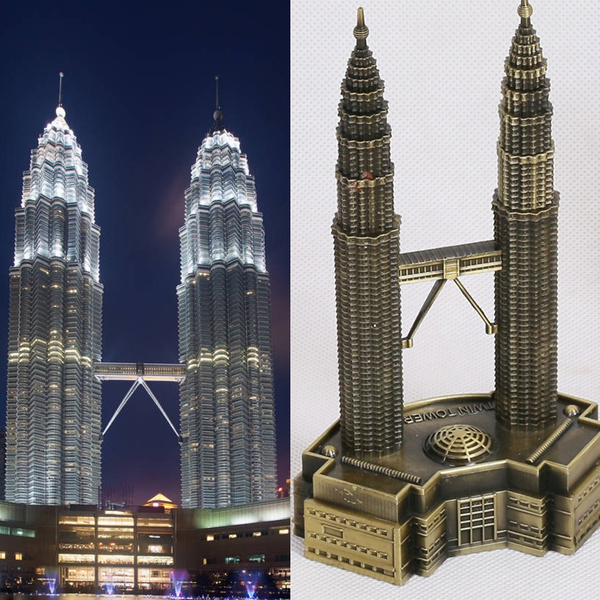 نموذج أبراج بتروناس التوأم في  - مراجعة Home Decor Kuala Lumpur وسعره