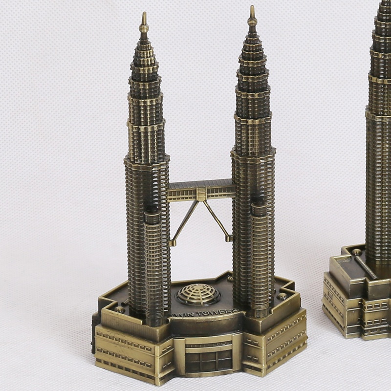 نموذج أبراج بتروناس التوأم في  - مراجعة Home Decor Kuala Lumpur وسعره