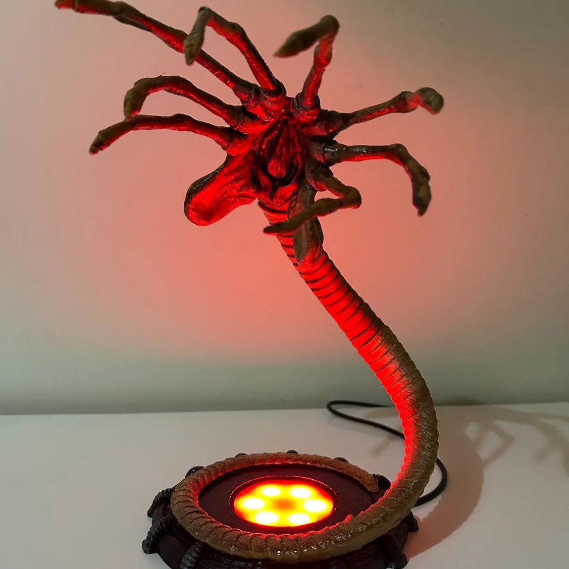 مصباح على شكل وجه كائن فضائي،  - مراجعة Home Decor Lighting وسعره
