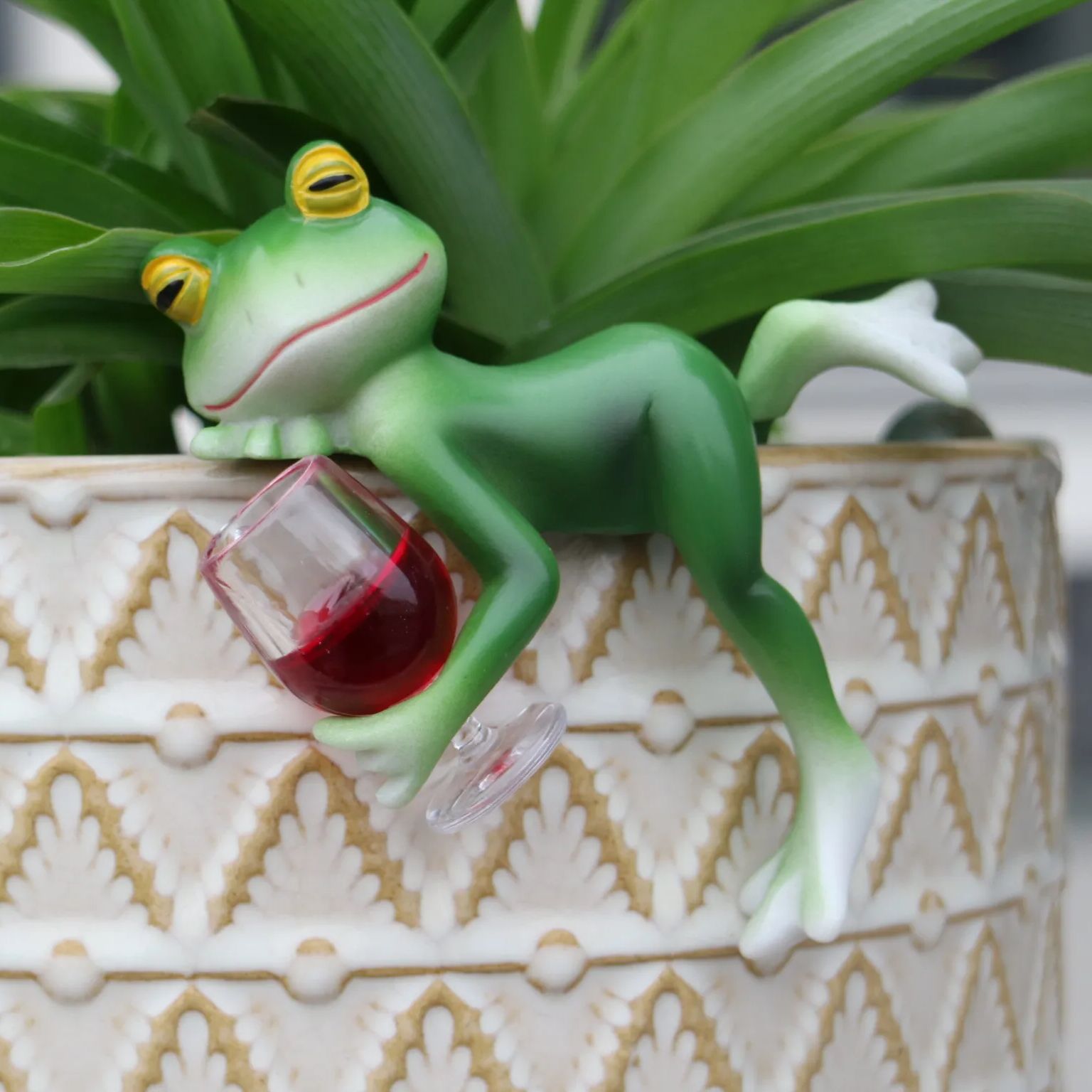 زينة رائعة على شكل ضفدع أخضر و - مراجعة Terrarium Glass Bottle وسعره